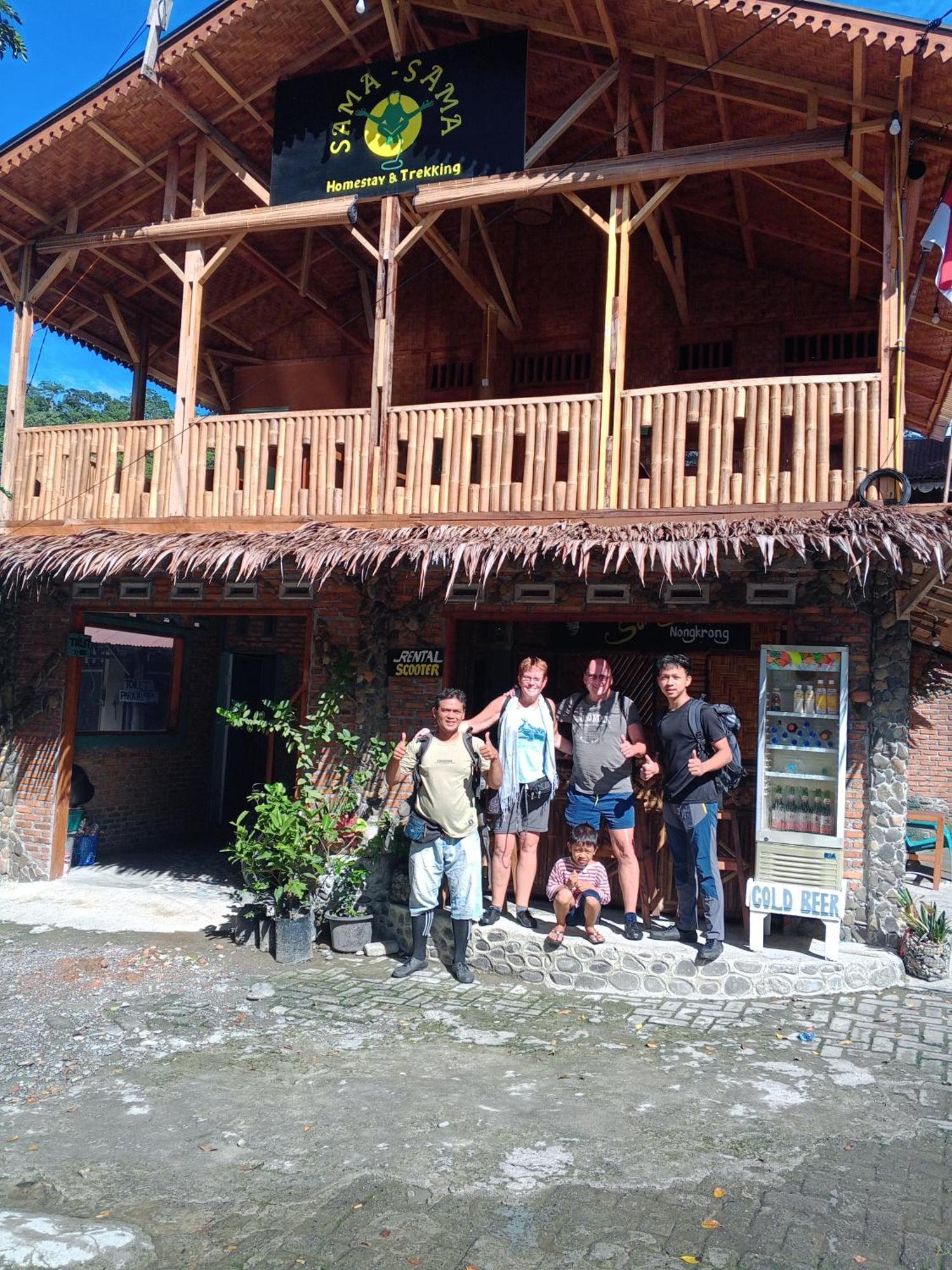 Sama Sama Homestay & Trekking Only Stay Here Book Trekking And Transport With Us Bukit Lawang Exteriér fotografie