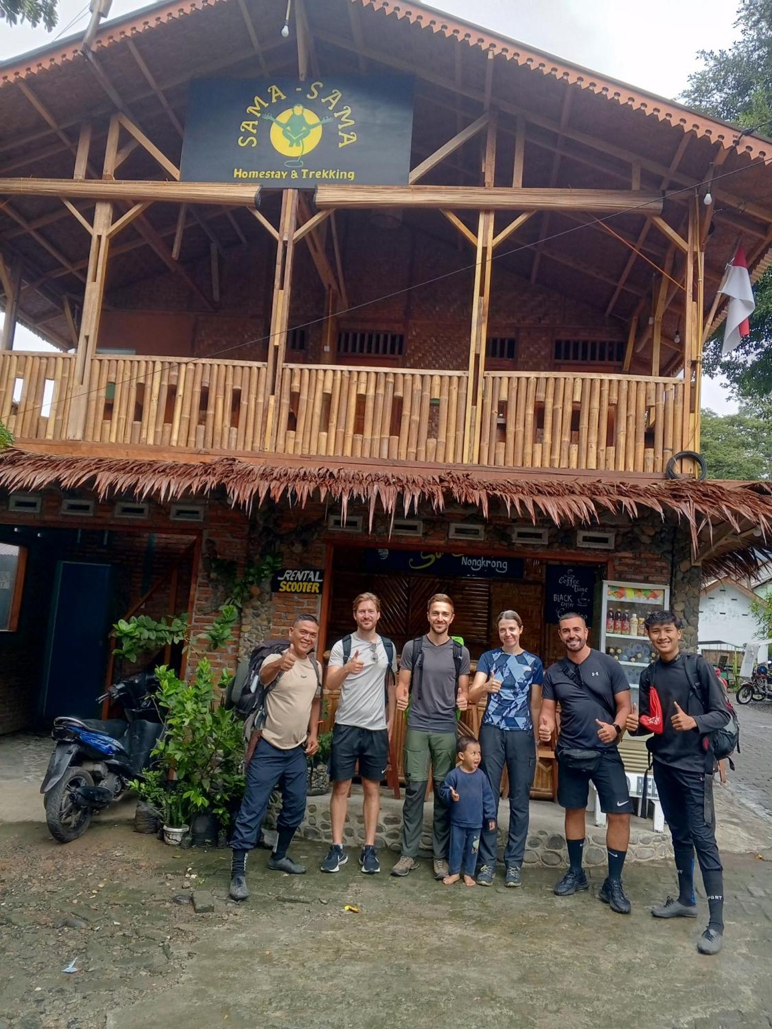 Sama Sama Homestay & Trekking Only Stay Here Book Trekking And Transport With Us Bukit Lawang Exteriér fotografie