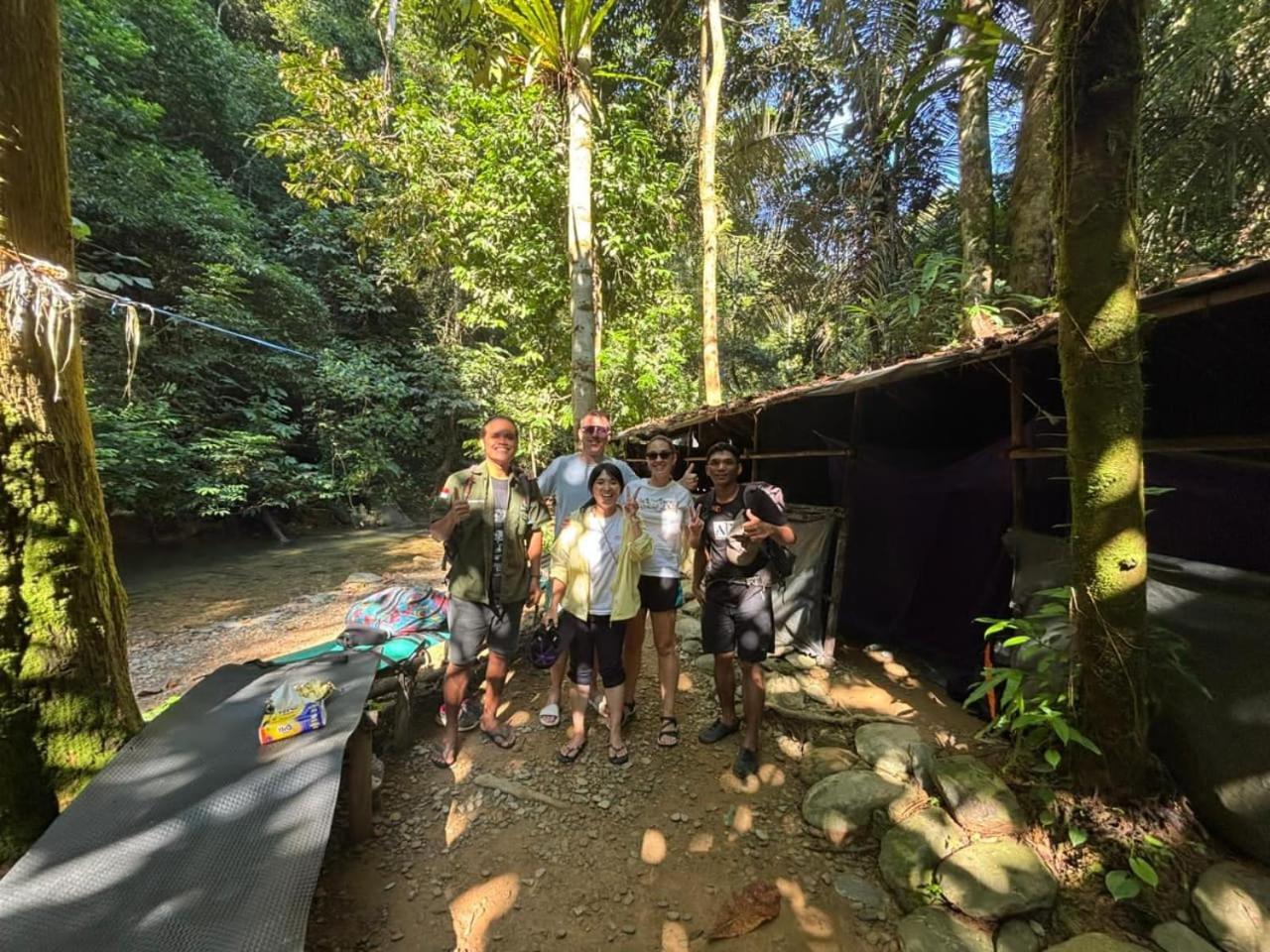 Sama Sama Homestay & Trekking Only Stay Here Book Trekking And Transport With Us Bukit Lawang Exteriér fotografie
