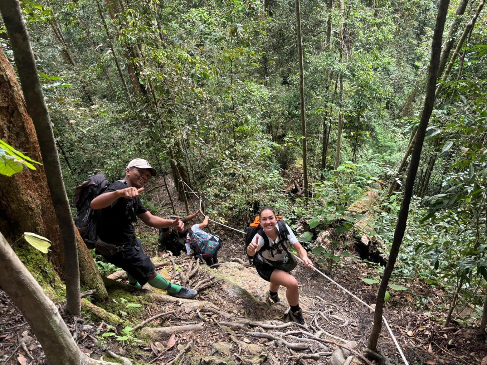 Sama Sama Homestay & Trekking Only Stay Here Book Trekking With Us Bukit Lawang Exteriér fotografie