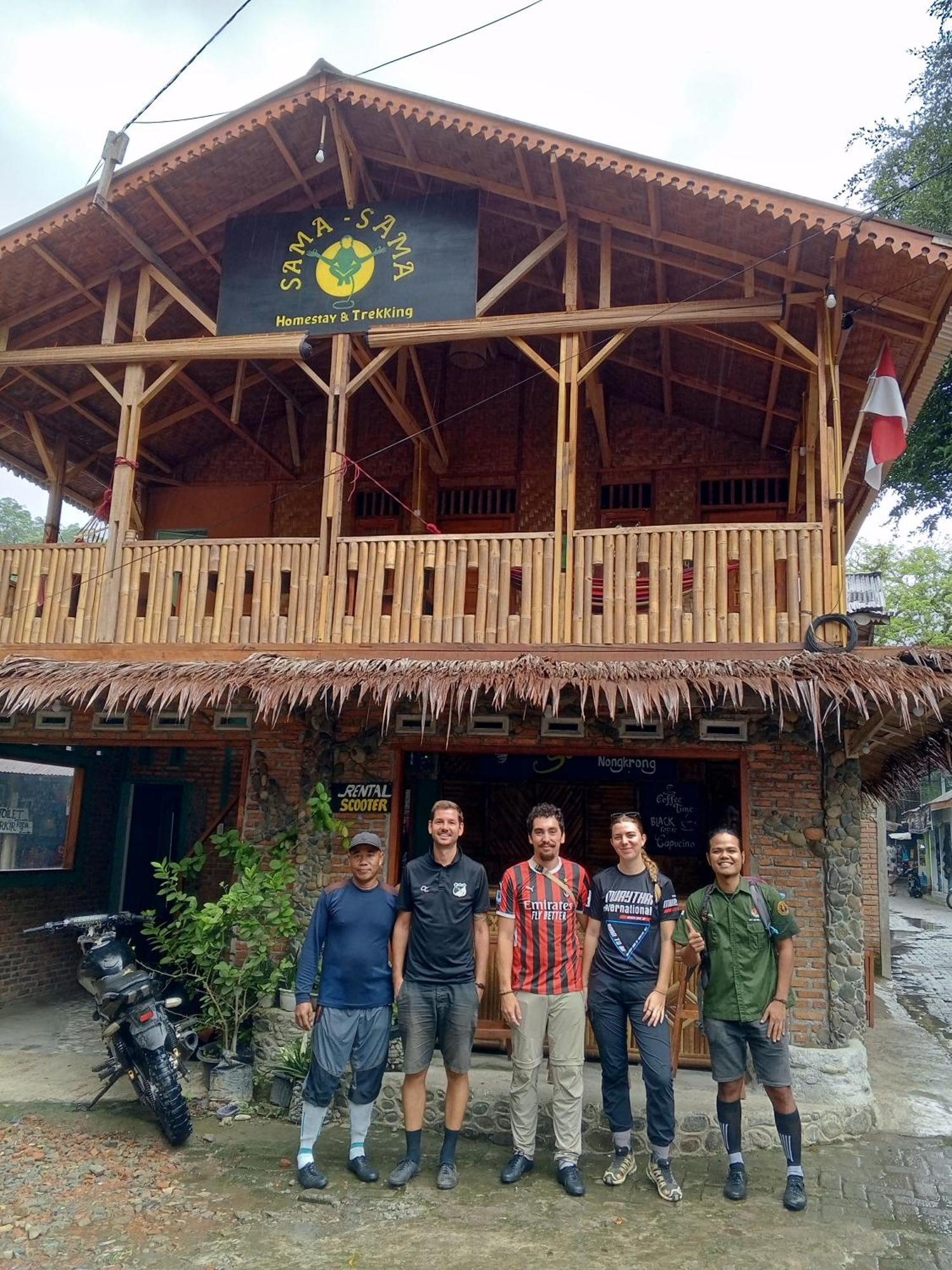 Sama Sama Homestay & Trekking Only Stay Here Book Trekking And Transport With Us Bukit Lawang Exteriér fotografie