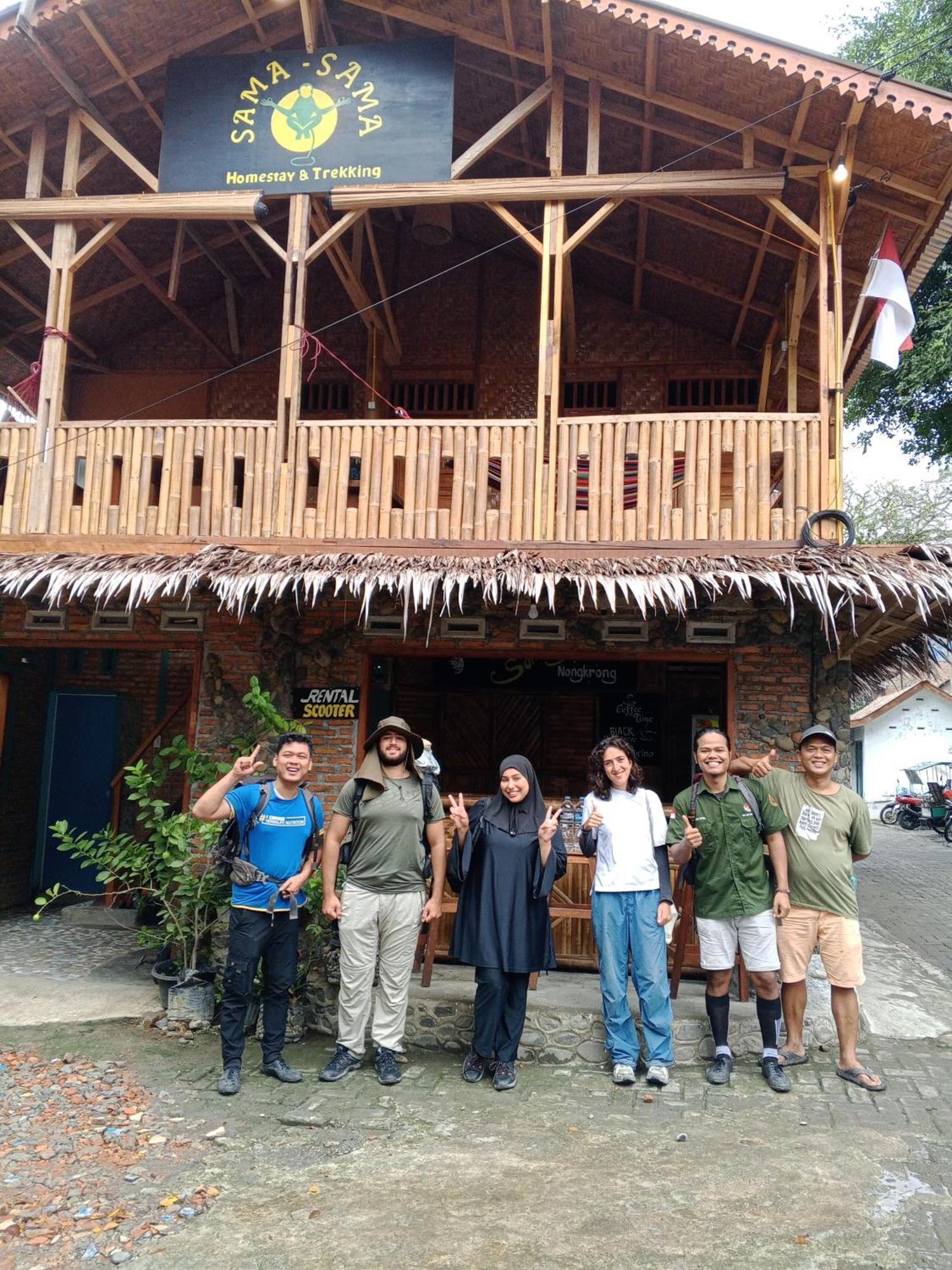 Sama Sama Homestay & Trekking Only Stay Here Book Trekking And Transport With Us Bukit Lawang Exteriér fotografie